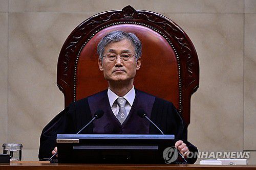 대법원, 민주당 이재명 후보 선거법 상고심 선고(서울=연합뉴스) 조희대 대법원장이 1일 서울 서초구 대법원에서 열린 더불어민주당 이재명 대선 후보의 공직선거법 위반 사건 상고심 선고 재판에 참석해 있다. 2025.5.1 [사진공동취재단] photo@yna.co.kr