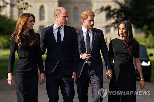 2022년 9월 여왕 장례 당시 윌리엄·해리 형제와 부인들 [AFP 연합뉴스 자료사진]