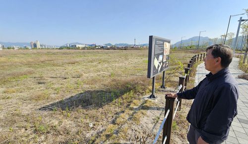 유적 전시관 부지 '허허벌판'[촬영 이재현]