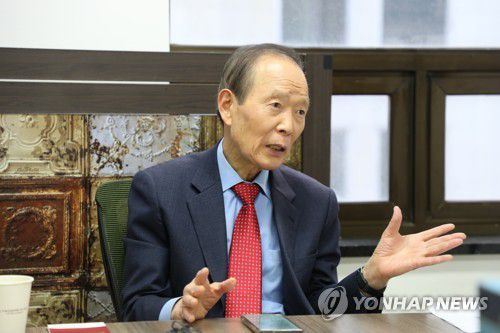 2024년 1월 연합뉴스와 인터뷰 중인 장기표 선생[촬영 이다빈]