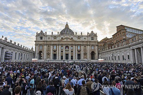 성베드로 광장 가득 채운 인파[AP 연합뉴스]