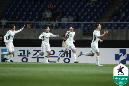 전진우의 득점 후 함께 기뻐하는 전북 선수들.[한국프로축구연맹 제공. 재판매 및 DB 금지]