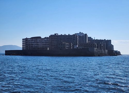 유람선 위에서 바라본 군함도[서경덕 교수 SNS 캡처. 재판매 및 DB 금지]