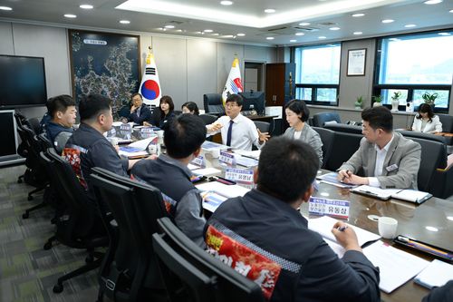 거제시-조선업 노동단체 간담회[거제시 제공. 재판매 및 DB 금지]