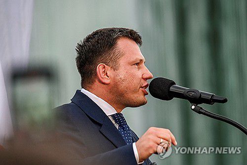 폴란드 극우 대선 후보 스와보미르 멘첸[로이터=연합뉴스]