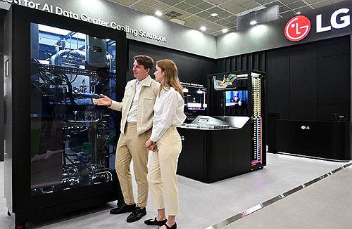 LG전자, '데이터센터월드 2025' 참가(서울=연합뉴스) LG전자가 이달 14일부터 17일(현지시간) 미국 워싱턴DC에서 열리는 '데이터센터월드(Data Center World) 2025'에 처음 참가한다고 13일 밝혔다.      사진은 HVAC 기술력을 기반으로 개발한 액체냉각 설루션(CDU) 모습. 2025.4.13 [LG전자 제공. 재판매 및 DB 금지] photo@yna.co.kr