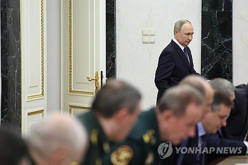 이스탄불 협상 전 회의 소집한 푸틴 대통령[EPA/크렘린풀 연합뉴스. 재판매 및 DB 금지]