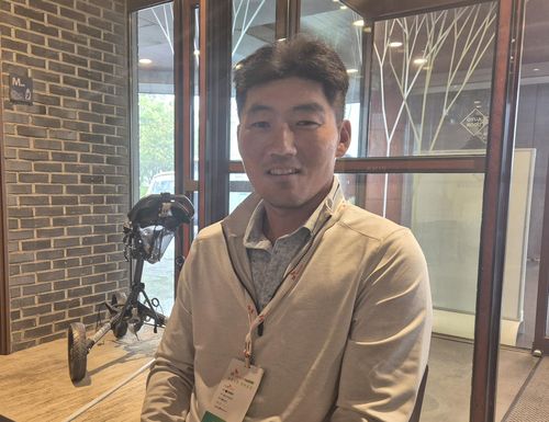 인터뷰하는 프로골퍼 강성훈(서귀포=연합뉴스) 김경윤 기자 = 2019년 PGA 투어 AT&T 바이런 넬슨 우승자인 강성훈이 16일 제주도 서귀포 핀크스 골프클럽에서 연합뉴스와 인터뷰하고 있다. 2025.5.16. cycle@yna.co.kr