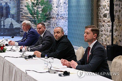 종전협상에 참여한 우크라이나 대표단 [AFP=연합뉴스. 튀르키예 외무부 제공. 재판매 및 DB 금지]