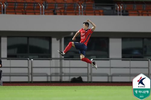 골 세리머니 하는 김천 이동경.[한국프로축구연맹 제공. 재판매 및 DB 금지]