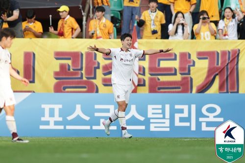 헤더 결승골을 터트리고 환호하는 광주 박인혁[한국프로축구연맹 제공. 재판매 및 DB 금자ㅣ]