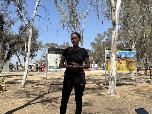 노바 음악축제 생존자(스데로트=연합뉴스) 임지우 기자 = 20일(현지시간) 2023년 10월 7일 하마스 공격에서 생존한 마잘 타자조가 한국 기자단과 대화를 나누고 있다. 2025. 05.21