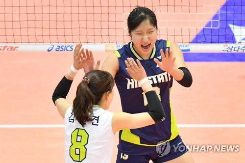 현대건설의 정지윤(오른쪽)[한국배구연맹 제공. 재판매 및 DB 금지]