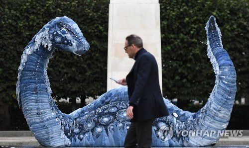 네스호의 괴물 조형물[EPA=연합뉴스]
