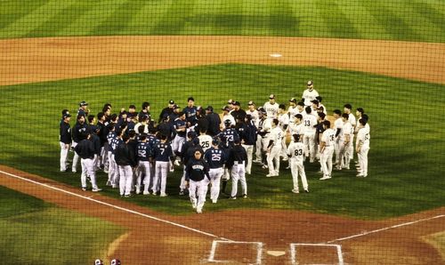 23일 경기에서 대치하는 NC와 두산 선수들.[촬영= 김동찬]