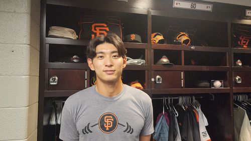 라커룸에서 인터뷰하는 미 프로야구 메이저리그 이정후 선수 (워싱턴=연합뉴스) 박성민 특파원 = 미국프로야구 메이저리그(MLB)에서 뛰는 '바람의 손자' 이정후(26·샌프란시스코 자이언츠)가 23일(현지시간) 워싱턴DC 내셔널스파크에서 워싱턴 내셔널스와의 원정경기 전 한국 취재진과 인터뷰하고 있다. 2025.5.23 min22@yna.co.kr