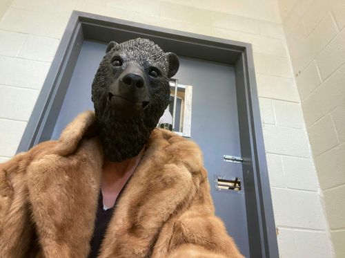 털옷 입고 마스크 쓴 동물보호사의 셀카[샌디에이고 동물보호협회 제공. 재배포 및 DB 금지]