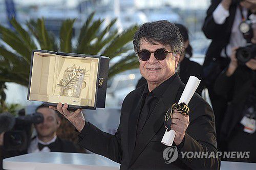 24일(현지시간) 칸 국제영화제 황금종려상의 이란 감독 자파르 파나히[UPI 연합뉴스]
