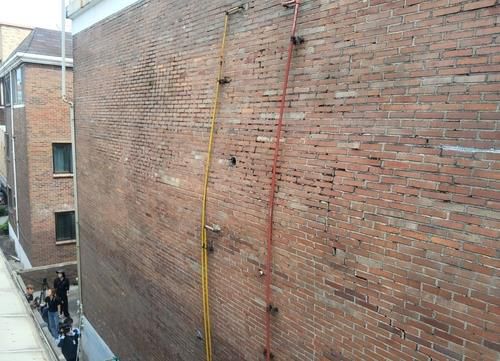 지난 21일 당시 부푼 외벽[촬영 최종호]