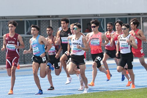 역주하는 이재웅(왼쪽 5번째)[대한육상연맹 제공. 재판매 및 DB금지]