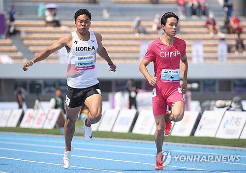 전력 질주하는 나마디(구미=연합뉴스) 김현태 기자 = 2025 구미 아시아육상경기선수권대회 첫날인 27일 경북 구미시 구미시민운동장에서 열린 남자 100m 예선에서 나마디 조엘진(예천군청)이 전력 질주하고 있다. 2025.5.27 mtkht@yna.co.kr