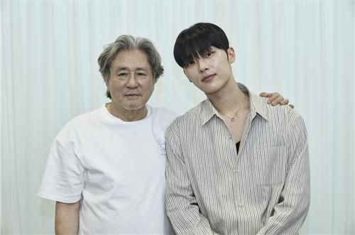 좌측부터 배우 최민식·최현욱[넷플릭스 제공. 재판매 및 DB 금지]