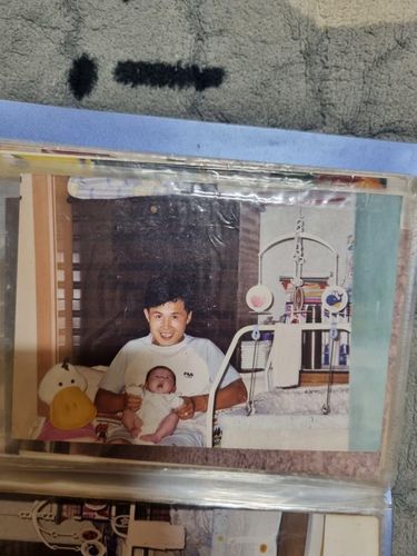 송준영씨와 아기(딸)이 사진은 아내가 찍었으며, 아기는 현재 20대 청년으로 성장해서 활발하게 사회활동을 하고 있다고 송준영 씨는 전했다 [송준영 씨 제공]