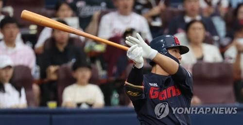 kt로 트레이드된 외야수 이정훈[연합뉴스 자료사진]
