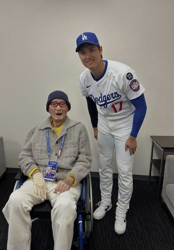 오타니가 SNS에 올린 나가시마 감독과의 사진[오타니 쇼헤이 SNS 캡처. 재판매 및 DB 금지]