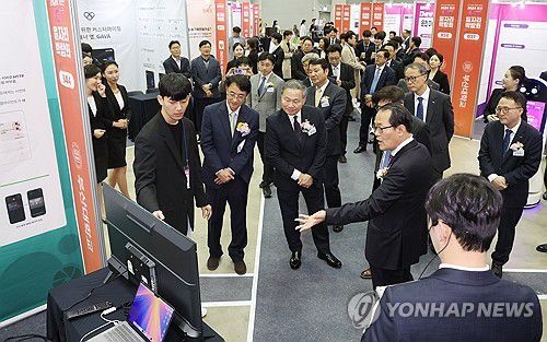 벡스코서 열린 2024 부산 ICT 일자리 박람회[연합뉴스 자료사진]