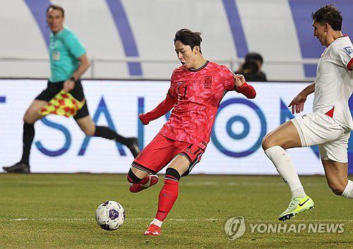 슛 시도하는 양민혁(수원=연합뉴스) 김성민 기자 = 25일 경기도 수원시 수원월드컵경기장에서 열린 2026 북중미 월드컵 아시아 3차 예선 B조 8차전 대한민국과 요르단의 경기. 양민혁이 슛을 시도하고 있다. 2025.3.25 ksm7976@yna.co.kr