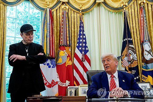 백악관에서 기자회견 한 트럼프 대통령과 일론 머스크[로이터=연합뉴스 자료사진. 재판매 및 DB금지]