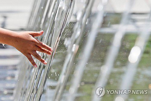 부서지는 여름[연합뉴스 자료사진]