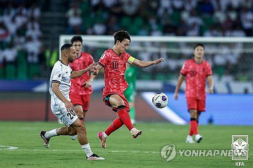 드리블하는 이재성(서울=연합뉴스) 6일(한국시간) 이라크 바스라국제경기장에서 열린 2026 FIFA 북중미 월드컵 3차예선 한국 대 이라크의 경기. 한국 이재성이 드리블하고 있다. 2025.6.6 [대한축구협회 제공. 재판매 및 DB 금지] photo@yna.co.kr
