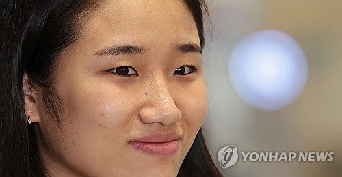 인도네시아오픈 우승 소감 밝히는 안세영(영종도=연합뉴스) 김인철 기자 = 세계배드민턴연맹(BWF) 월드투어 슈퍼 1000 인도네시아오픈 여자 단식 결승에서 우승을 차지한 안세영이 9일 인천국제공항 제2여객터미널로 귀국한 뒤 인터뷰하고 있다. 2025.6.9 yatoya@yna.co.kr