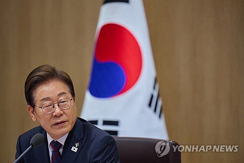이재명 대통령, 국무회의 주재(서울=연합뉴스) 한상균 기자 = 이재명 대통령이 10일 서울 용산 대통령실에서 국무회의를 주재하고 있다. 2025.6.10 [대통령실 제공. 재판매 및 DB 금지] photo@yna.co.kr