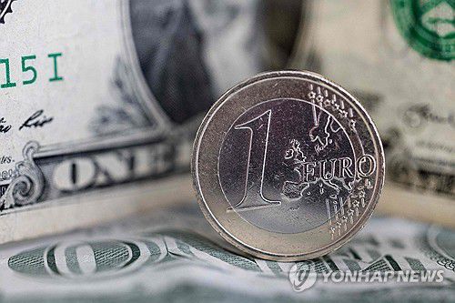 유로, 달러[AFP 연합뉴스 자료사진. 재판매 및 DB 금지]