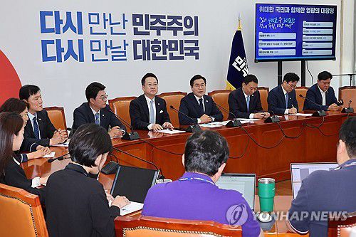 박찬대 원내대표 퇴임 기자회견(서울=연합뉴스) 김주성 기자 = 더불어민주당 박찬대 당 대표 직무대행 겸 원내대표가 12일 서울 여의도 국회에서 열린 고별 기자회견에서 퇴임 소회를 밝히고 있다. 2025.6.12 utzza@yna.co.kr