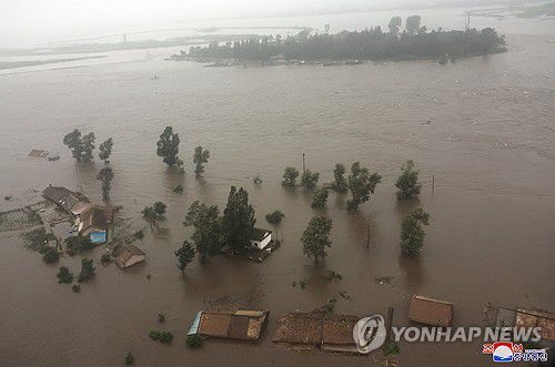 지난해 폭우로 침수된 북한 신의주·의주군 수해 현장(평양 조선중앙통신=연합뉴스) 지난해 폭우로 침수된 북한 신의주, 의주군 수해 현장의 모습. 2024.7.29      [국내에서만 사용가능. 재배포 금지. For Use Only in the Republic of Korea. No Redistribution] nkphoto@yna.co.kr