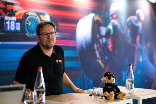 르망 24시 행사장에서 인터뷰하는 자비에르 마르티넷 제네시스 유럽법인장[현대차 제공. 재판매 및 DB 금지]