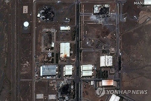 이스라엘 공격에 파괴된 이란 나탄즈 핵 시설 위성 사진[AFP 연합뉴스 자료사진. 재판매 및 DB 금지]
