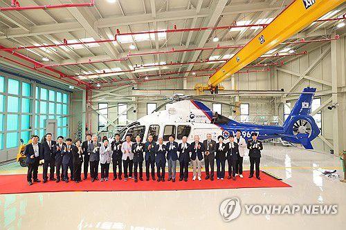 제주 응급의료 전용헬기 격납고 개소식(제주=연합뉴스) 박지호 기자 = 16일 오전 제주국제공항에서 제주 응급의료 전용헬기 격납고 개소식이 열리고 있다. 2025.6.16 jihopark@yna.co.kr