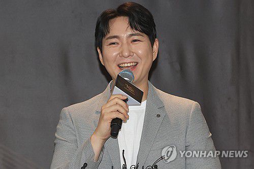 인사말하는 이기업(서울=연합뉴스) 강민지 기자 = 테너 이기업이 16일 서울 중구 더플라자호텔에서 열린 2025 조수미 콘서트 '더 매직, 2025 조수미와 위너들'(The Magic, 2025 Sumi Jo & Winners) 기자간담회에서 인사말을 하고 있다. 2025.6.16 mjkang@yna.co.kr