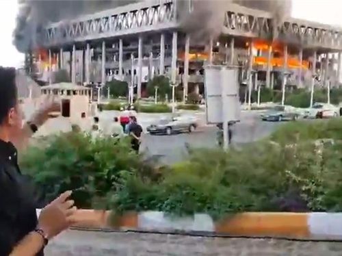 이스라엘에 폭격당한 이란국영방송 본사[독자 제공. 연합뉴스 재판매 및 DB 금지]