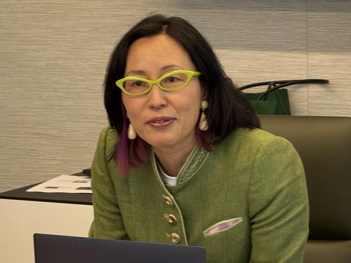 간담회 발언하는 이소영 관장(뉴욕=연합뉴스) 이지헌 특파원 = 미 샌프란시스코 아시안 아트 뮤지엄의 이소영 신임 관장이 16일(현지시간) 미국 뉴욕 맨해튼에서 열린 기자간담회를 열고 미술관 운영 방향을 소개하고 있다. 2025.6.16 pan@yna.co.kr