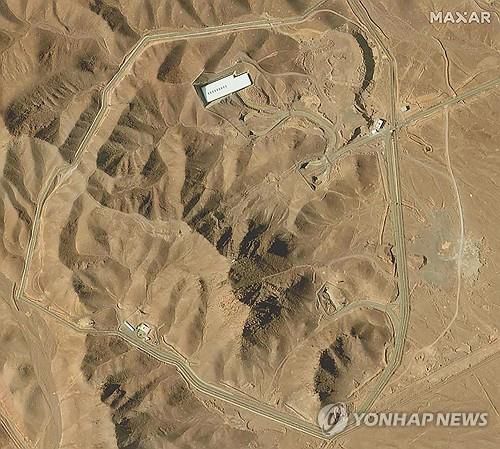 포르도 핵시설 위성사진 (2025년 2월 12일)(Maxar Technologies 제공 AFP=연합뉴스) 2025년 2월 12일 촬영됐으며 맥사 테크놀로지스가 AFP를 통해 보도용으로 배포한 이란 중부의 포르도 핵시설 위성사진. [크레딧 원문표기 및 워터마크 삭제·크롭·변형 일체 금지. 사진 크롭 금지. DB 및 재판매 금지. 마케팅 및 광고 캠페인에 사용 금지. 보도용으로만 사용 가능. 다음 크레딧 원문 표기 필수. (MANDATORY CREDIT "AFP PHOTO / Satellite image ⓒ2021 Maxar Technologies ") 2025.6.18.