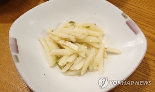감자볶음연합뉴스 자료 사진