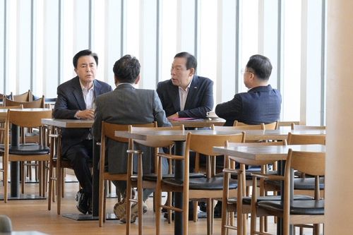 해수부 이전 논의하는 충청권 4개 시도 단체장[양영석 기자]