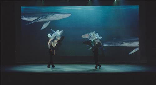 '반구천 암각화: 그림 속 고래가 살아 춤추다' 공연[울주문화재단 제공.재판매 및 DB 금지]