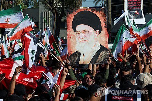 이란 최고지도자 아야톨라 알리 하메네이 포스터[로이터 연합뉴스 자료사진 재판매 및 DB 금지]